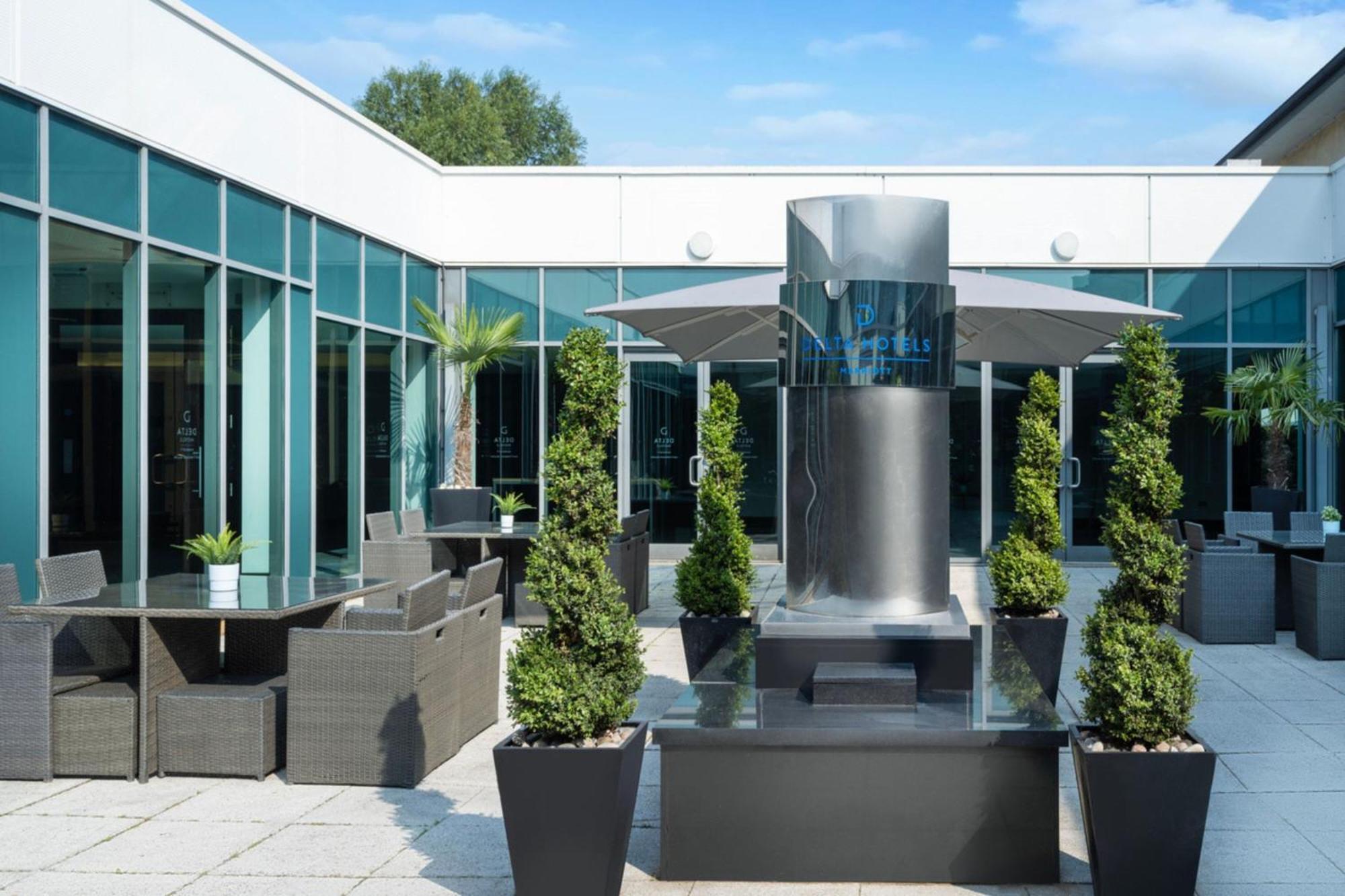 Delta Hotels By Marriott Nottingham Belfry Extérieur photo