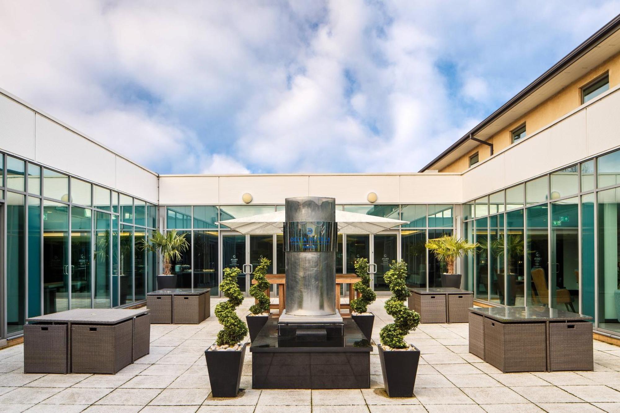 Delta Hotels By Marriott Nottingham Belfry Extérieur photo